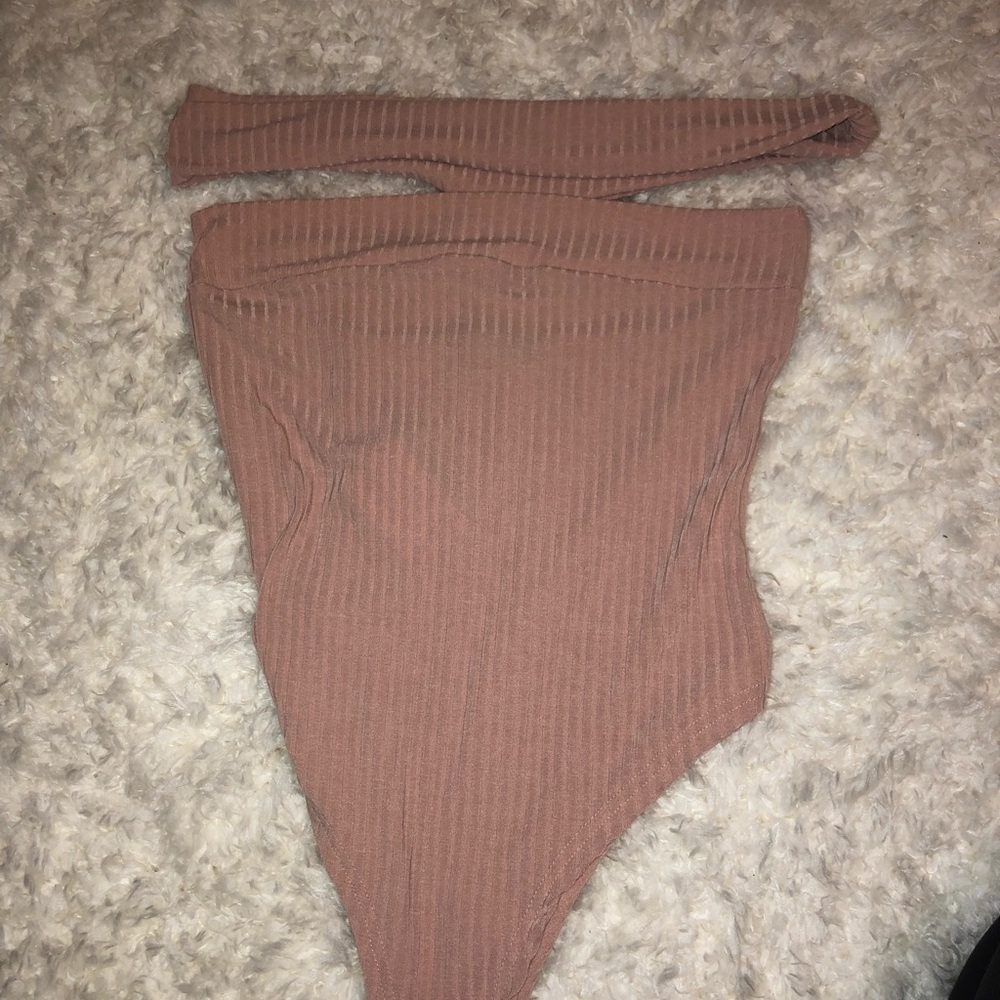 Blush pink off the shoulder bodysuit never worn